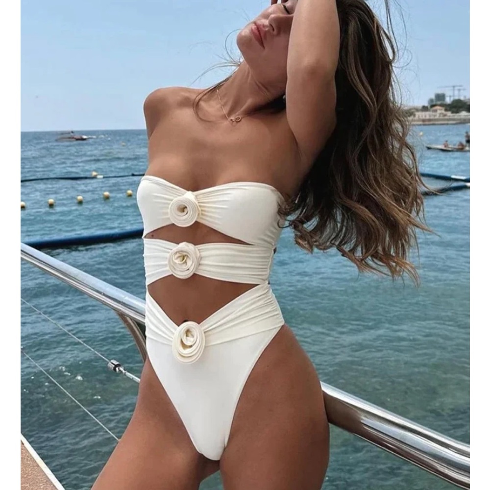 WEEKEND DREAMING COMO ONE PIECE ROSETTE SWIMSUIT